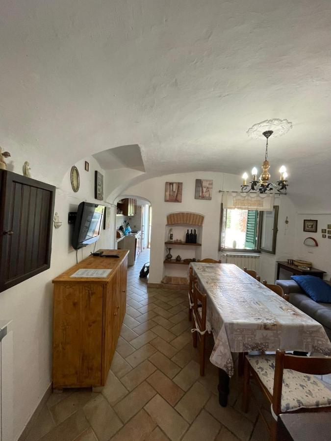 Casa Vacanza Pegrini Nel Centro Storico Di Gavi Exterior foto